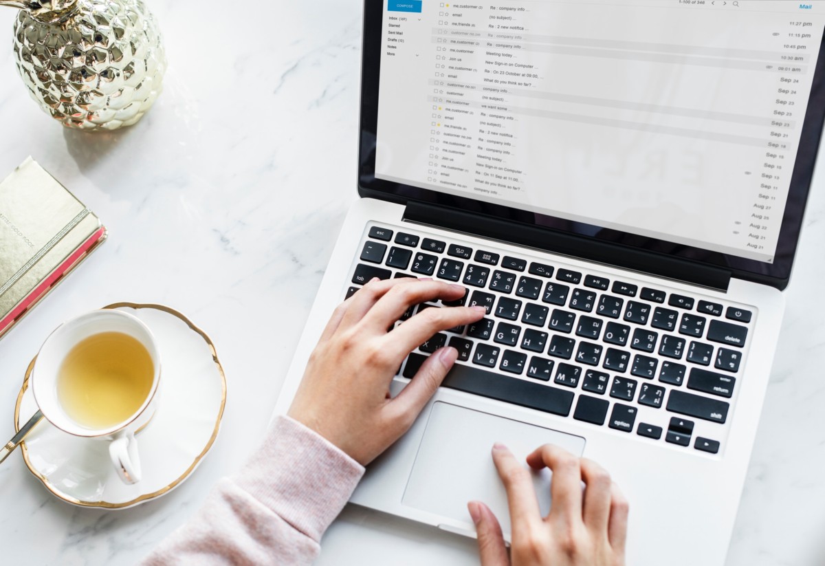 aerial-blog-blogger-990819-1200×823 les-campagnes-emailing-en-tant-qu-outils-webmarketing-et-marketing-digital-pour-votre-entreprise