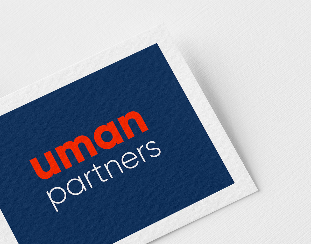 Mockup du logo d'Uman Partners